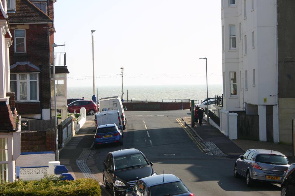 Cambridge House Guest House WTA WTA Eastbourne Exterior foto