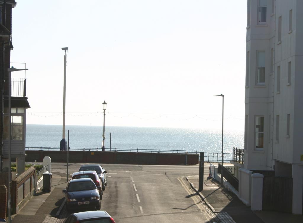 Cambridge House Guest House WTA WTA Eastbourne Exterior foto